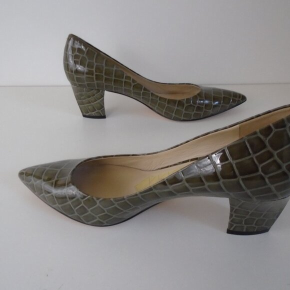 Joan & David olive green heels faux embossed reptile pumps size 8 1/2 M - Picture 7 of 9